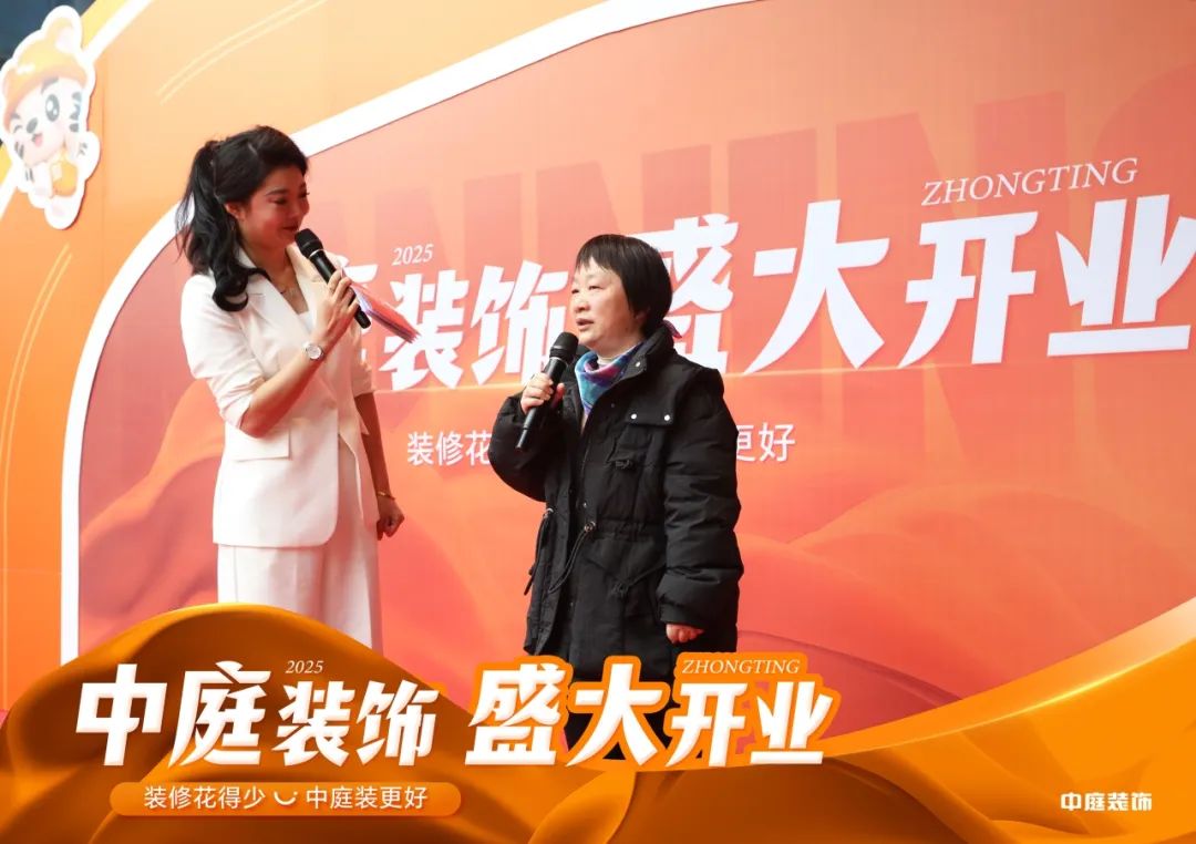 中庭裝飾南寧總部2萬(wàn)㎡旗艦店盛大開(kāi)業(yè) 中庭裝飾南寧總部2萬(wàn)㎡旗艦店盛大開(kāi)業(yè)