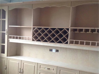 衣柜要定制的比較好還是現(xiàn)場做比較好？